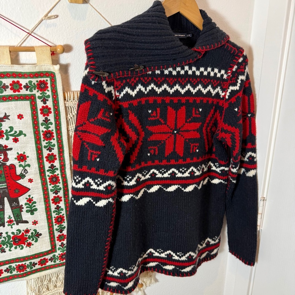 Ralph Lauren Sport Fair Isle Black and Red Snowflake Knit Sweater Large